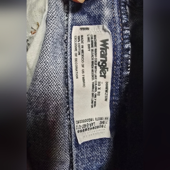 Wrangler Men's Classic Blue Jeans - Picture 3 of 3